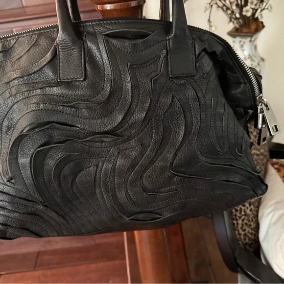 Marc Jacobs Black Laser Cut Wave Satchel Handbag - Picture 7 of 11